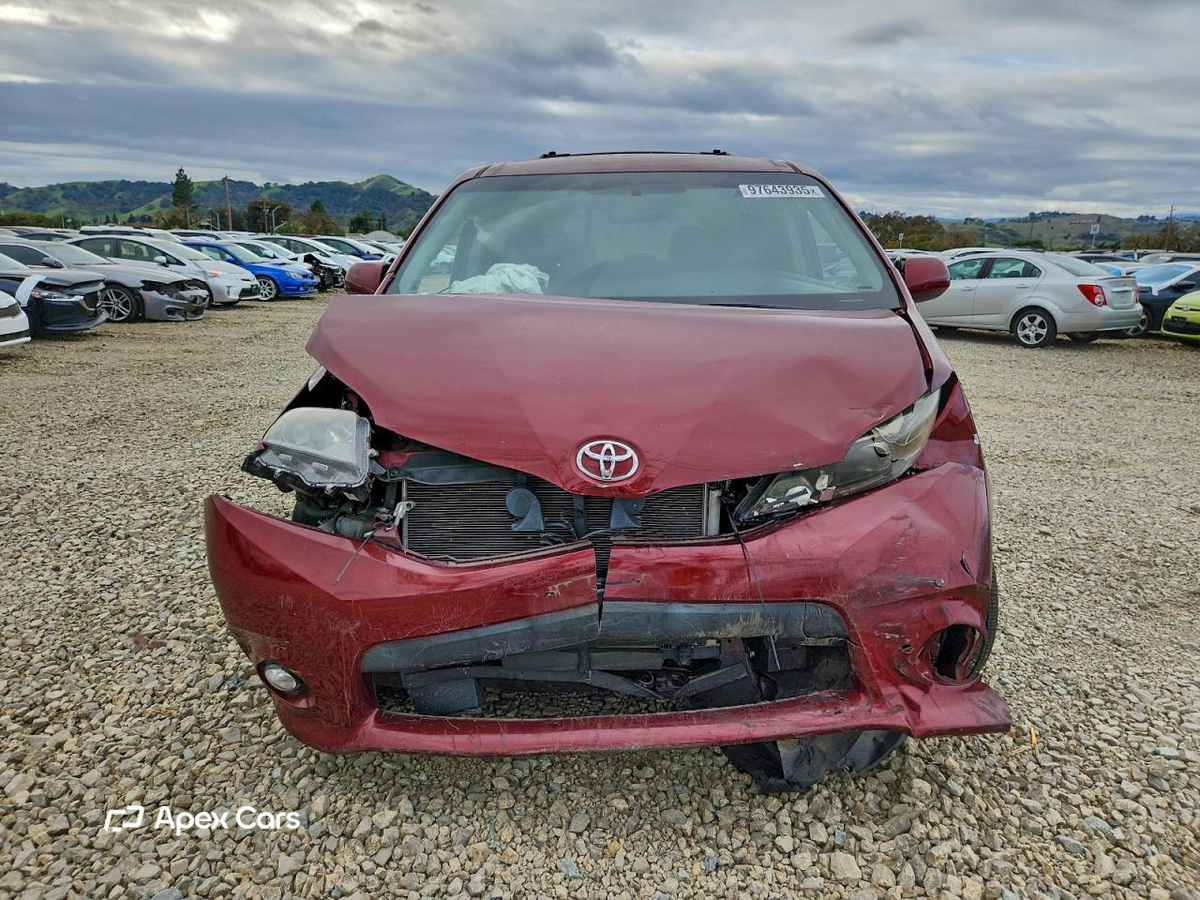 Toyota Sienna 2015