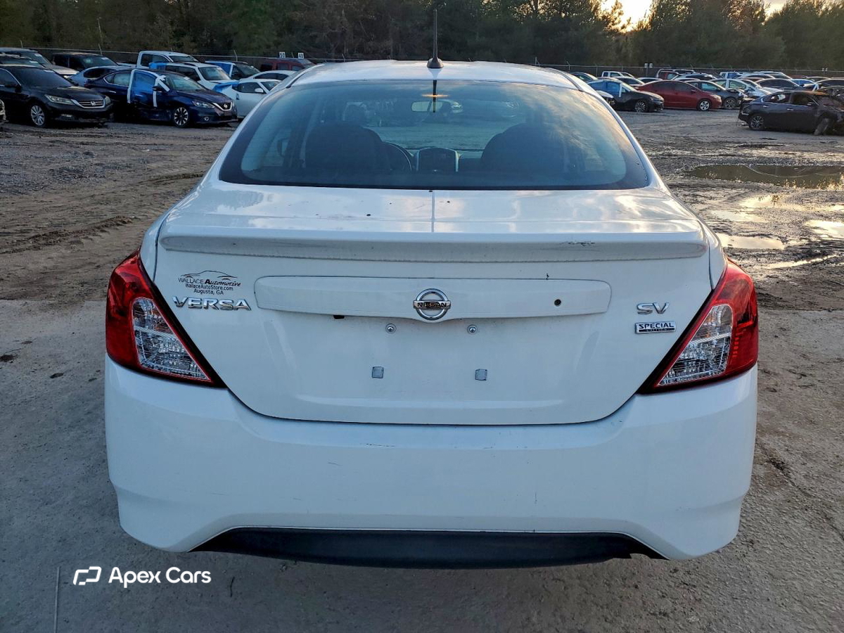 Nissan Versa 2018