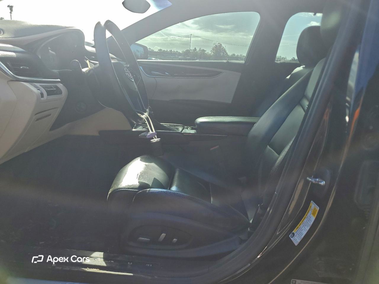 Cadillac XTS 2013