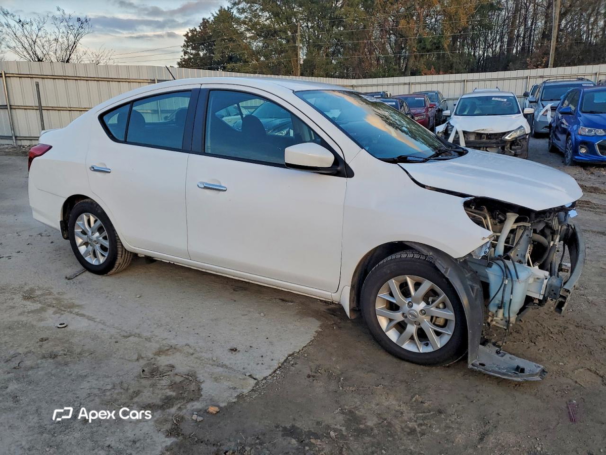 Nissan Versa 2018