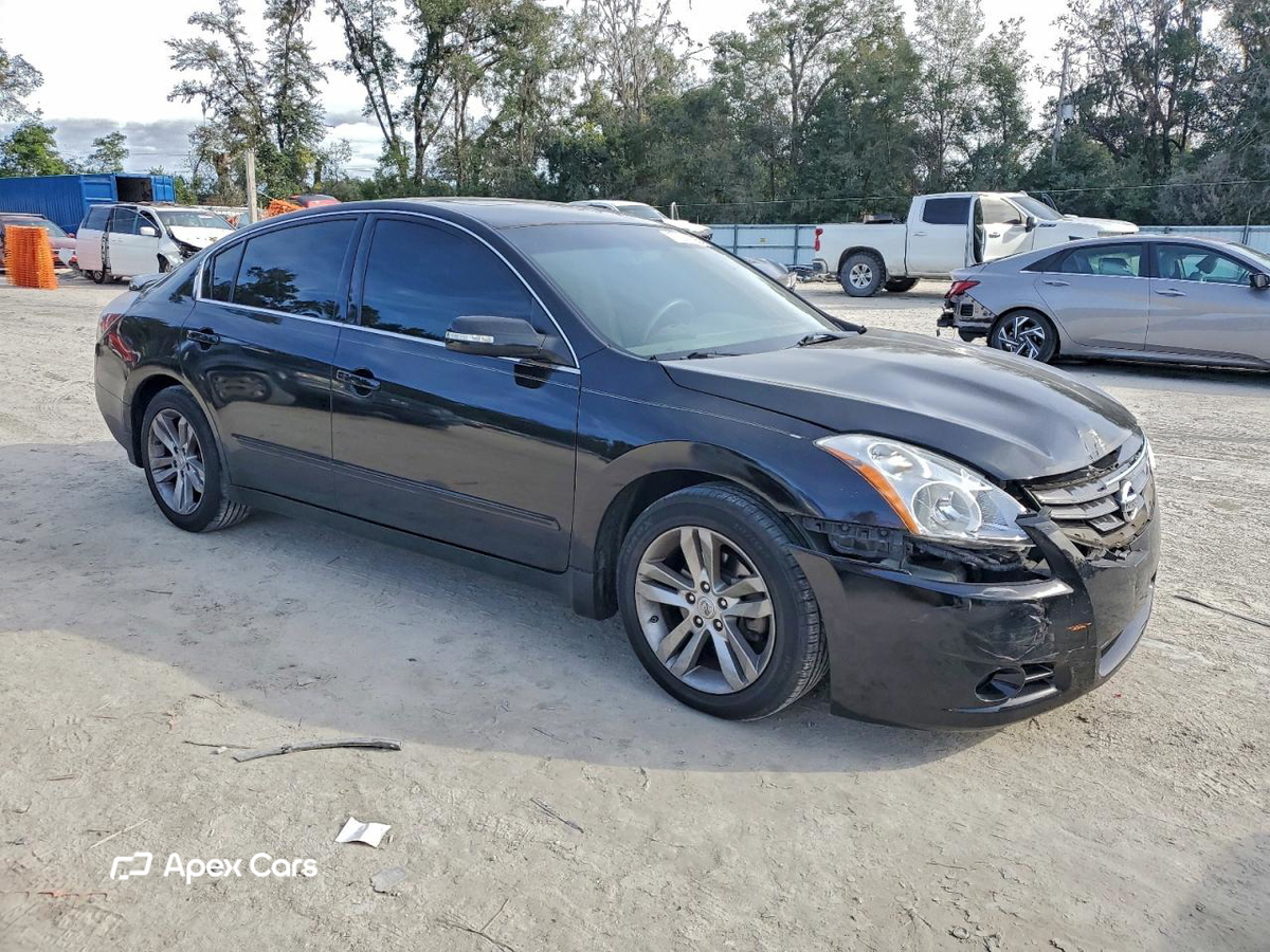 Nissan Altima 2012