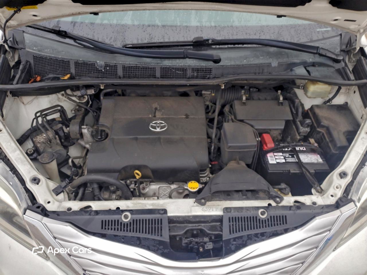 Toyota Sienna 2015
