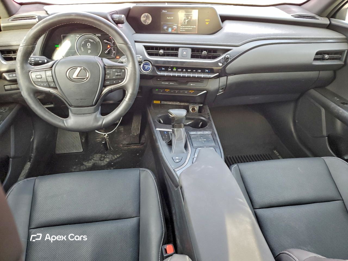 Lexus UX 2022