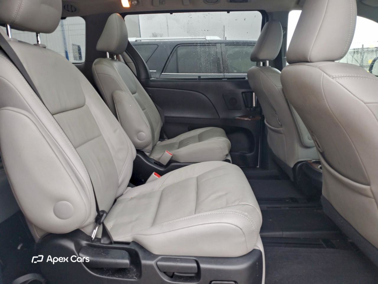 Toyota Sienna 2015