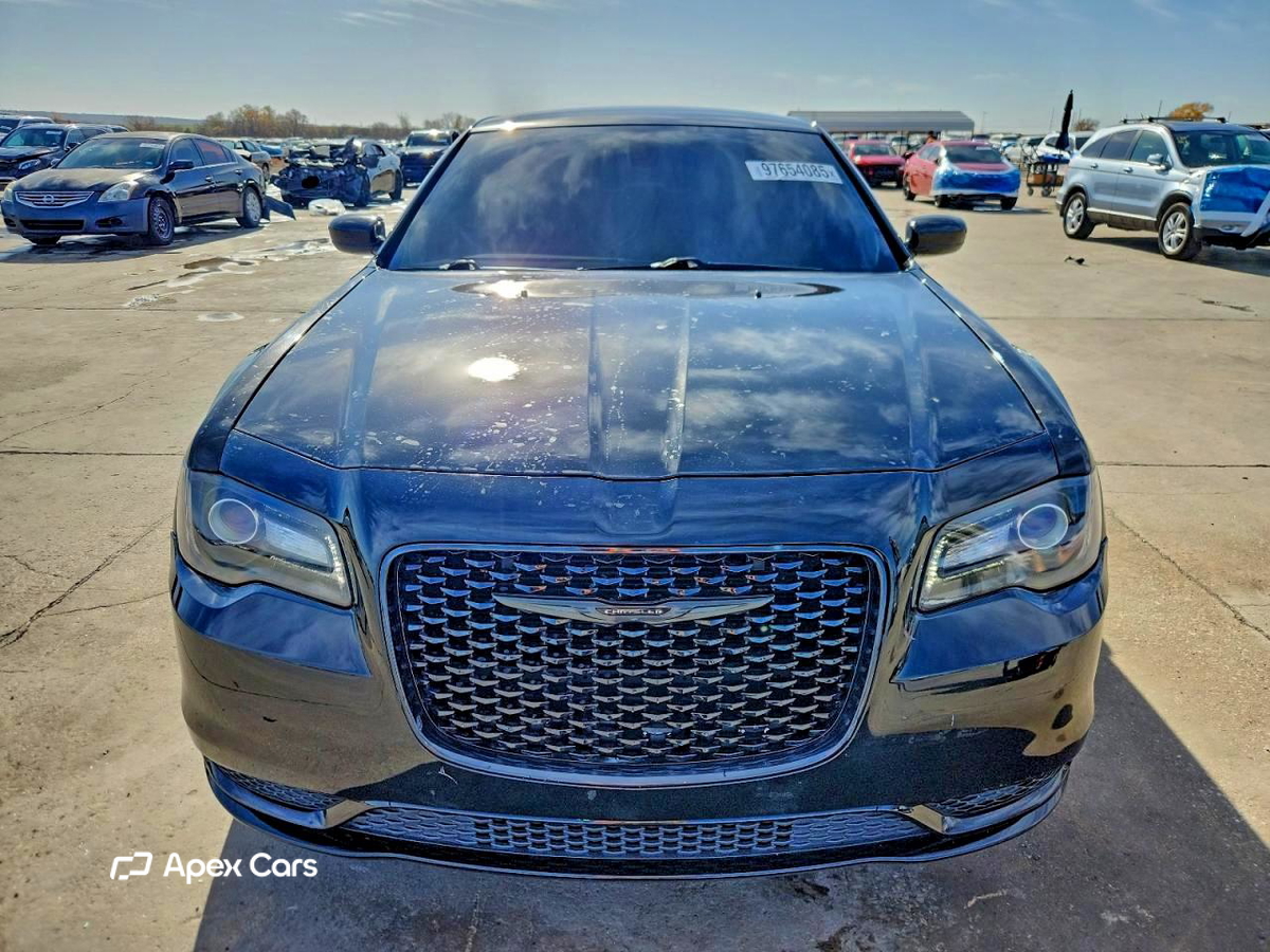 Chrysler 300 2022