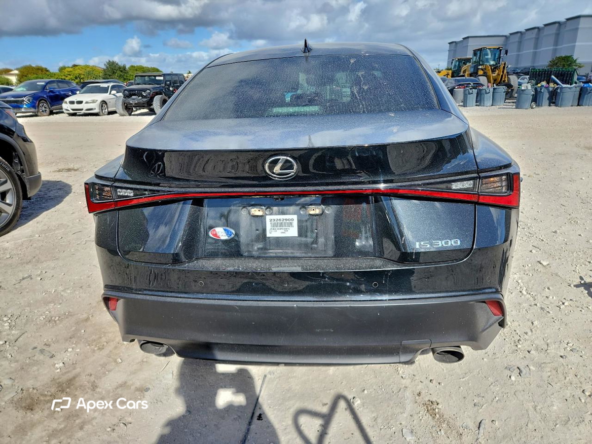 Lexus IS 2023