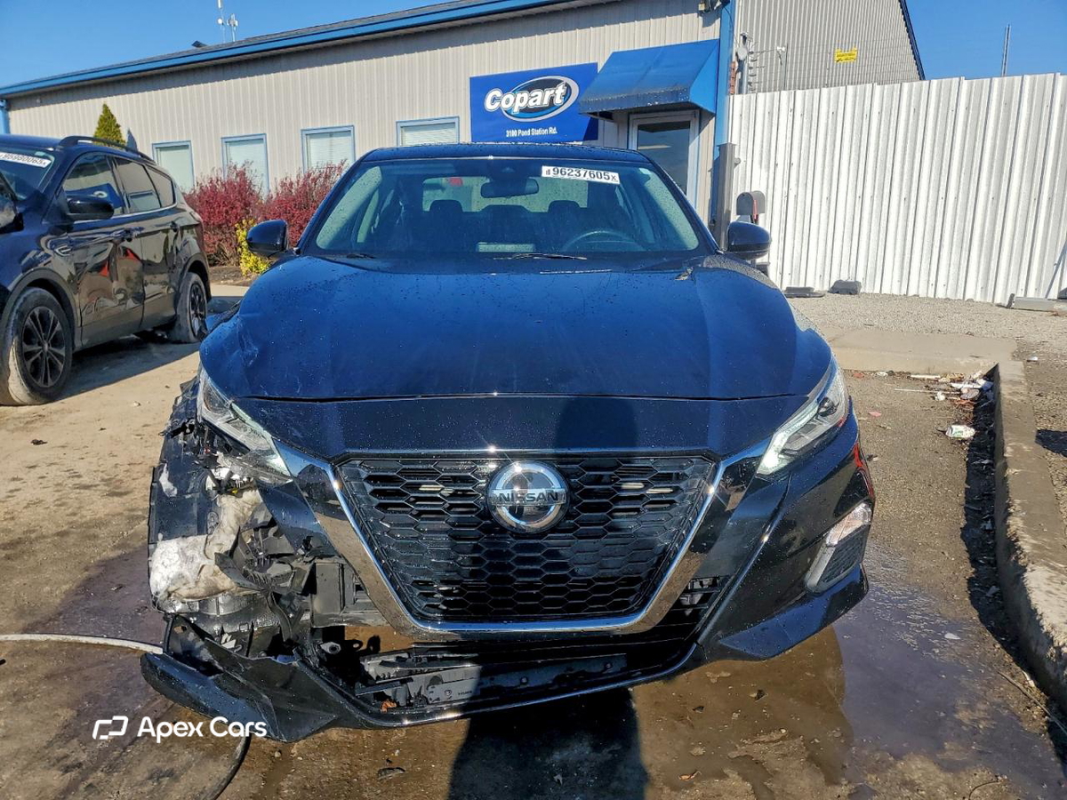 Nissan Altima 2020