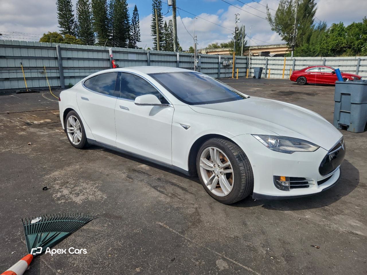 Tesla Model S 2015