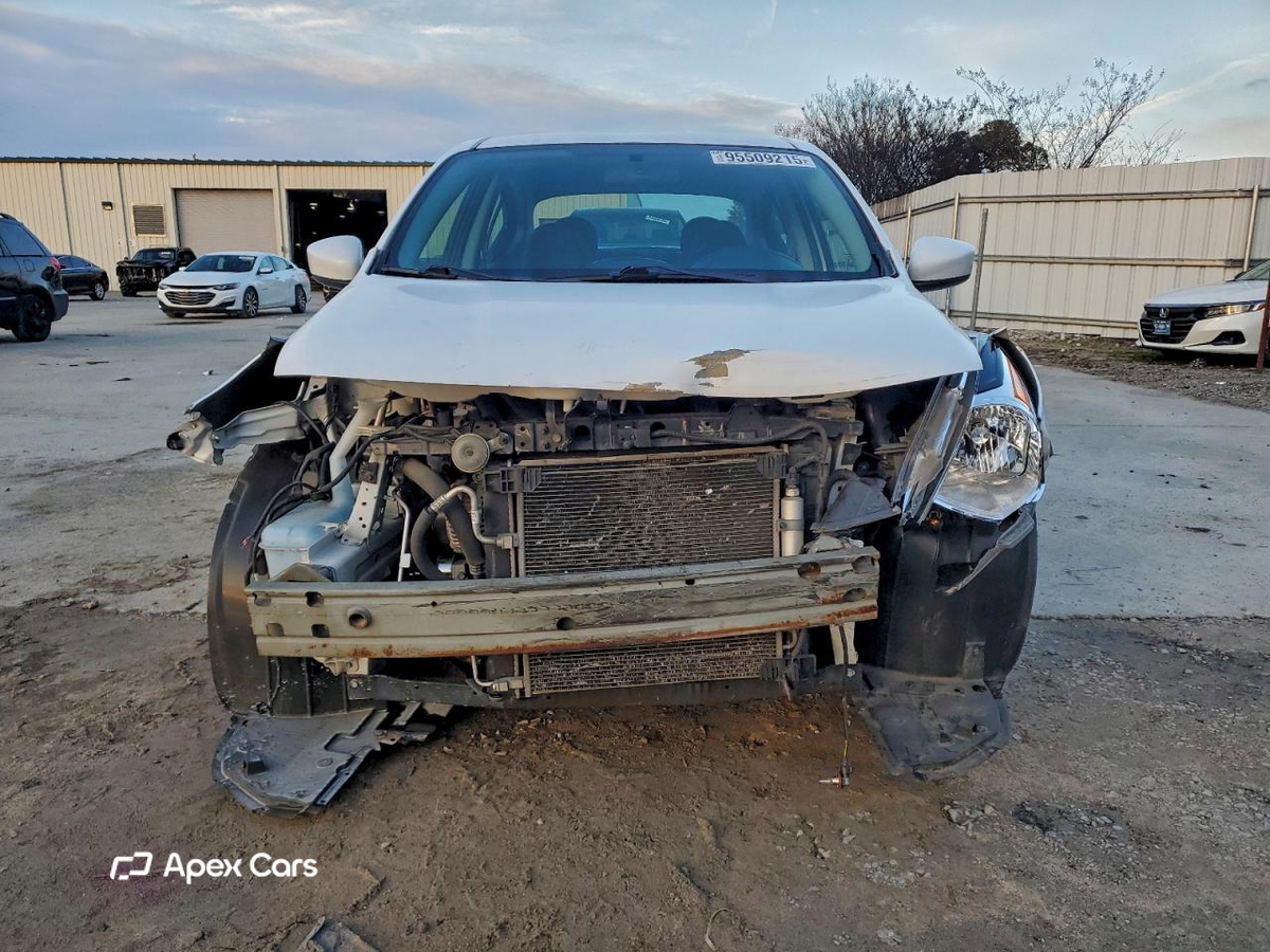 Nissan Versa 2018