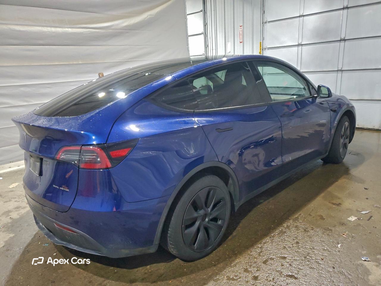 Tesla Model Y 2025