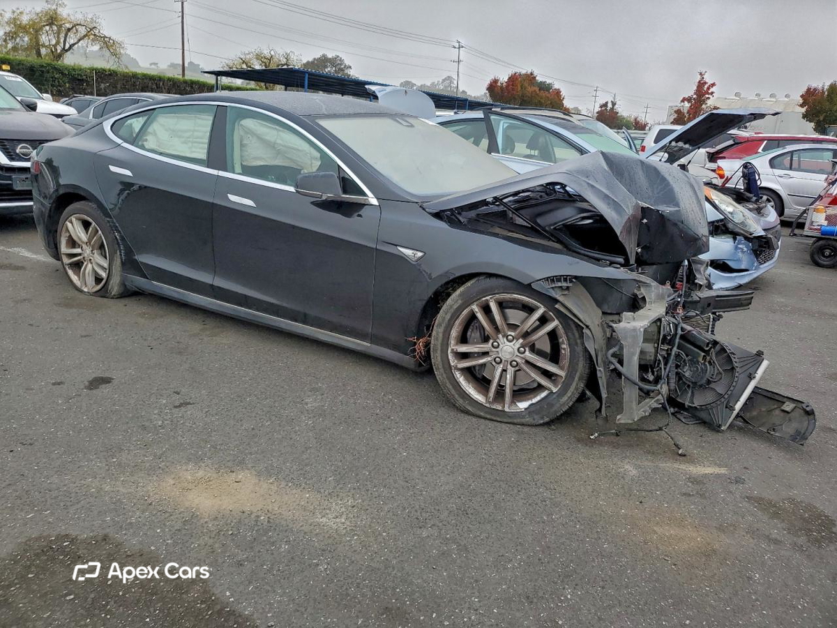 Tesla Model S 2015