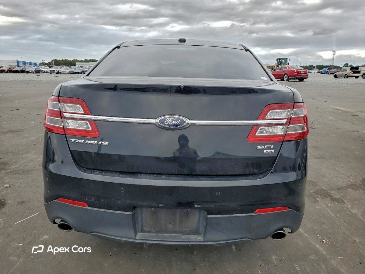 Ford Taurus 2016