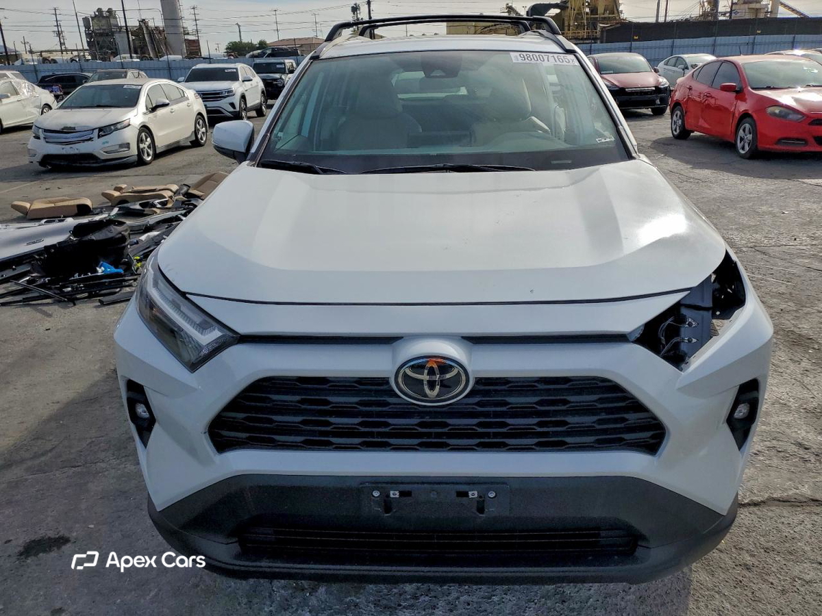 Toyota RAV 4 2025