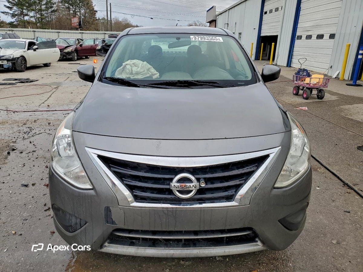 Nissan Versa 2016