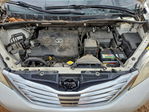 Toyota Sienna 2011