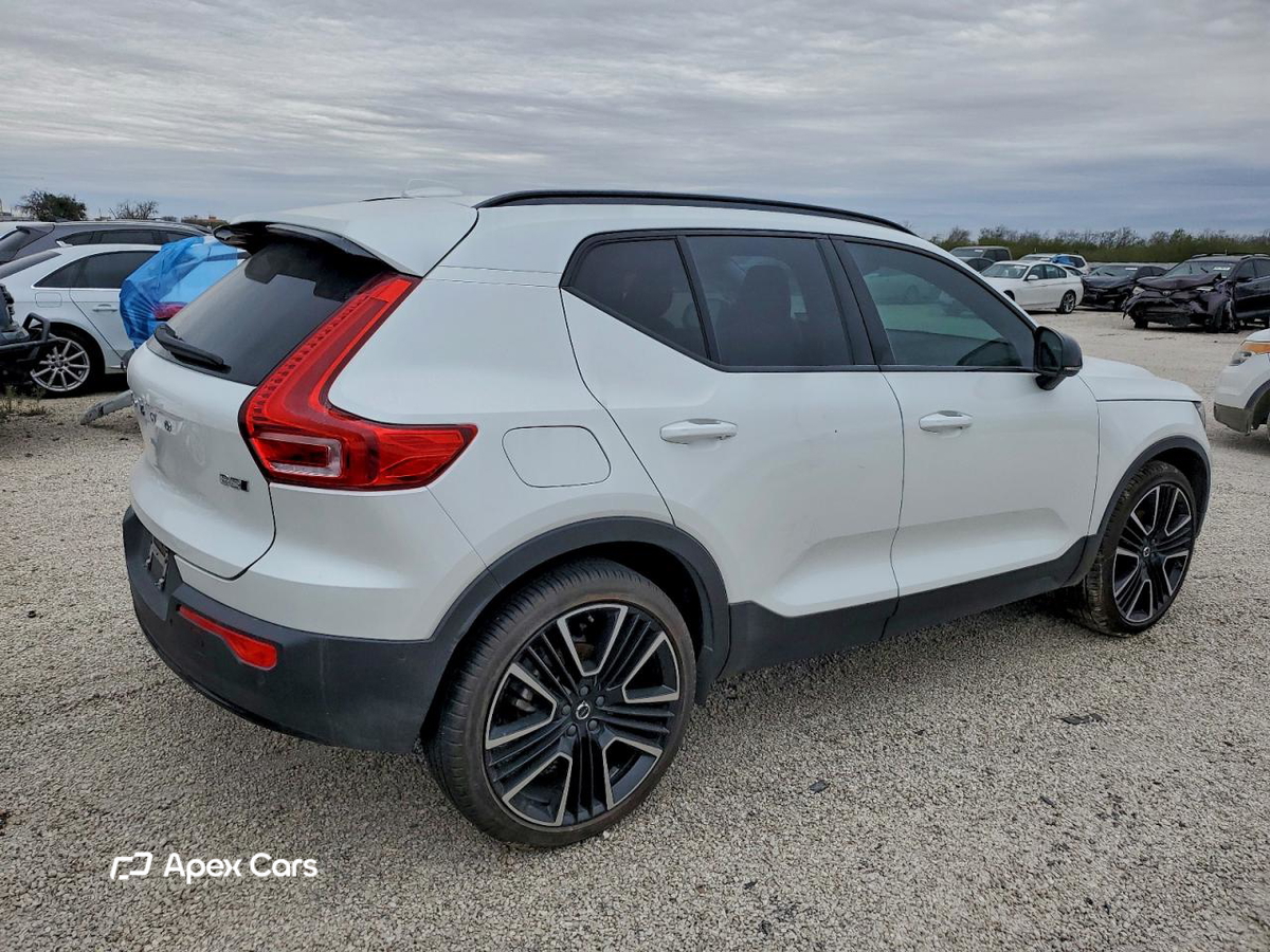 Volvo XC40 2024