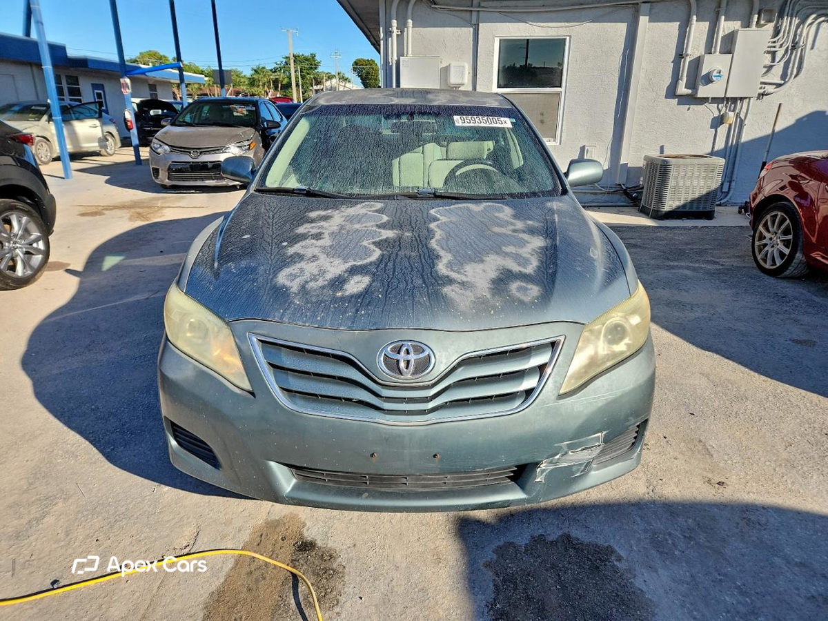 Toyota Camry 2011