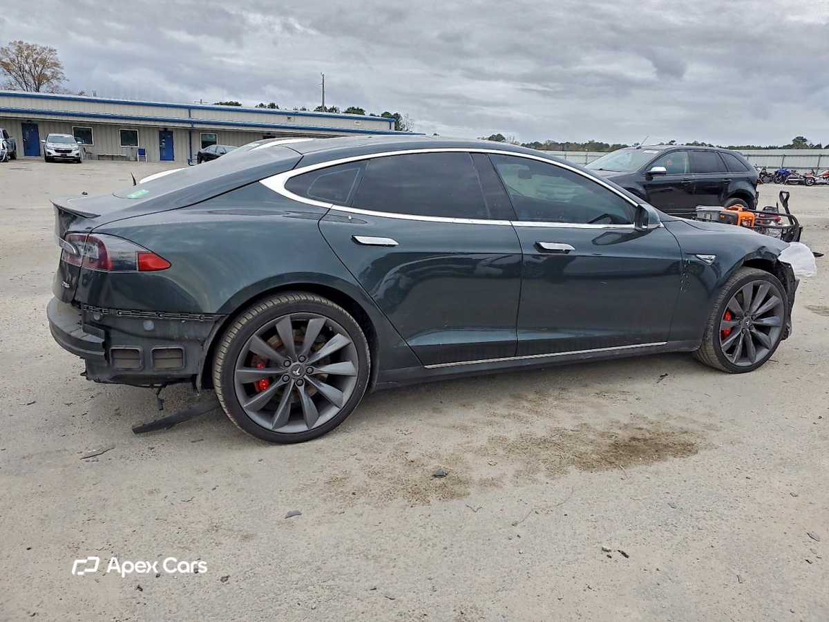 Tesla Model S 2014