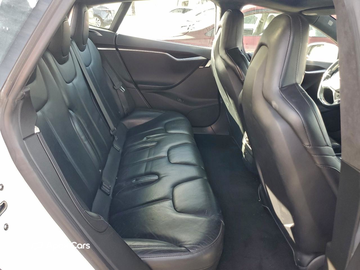 Tesla Model S 2016