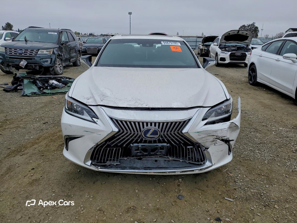 Lexus ES 2021