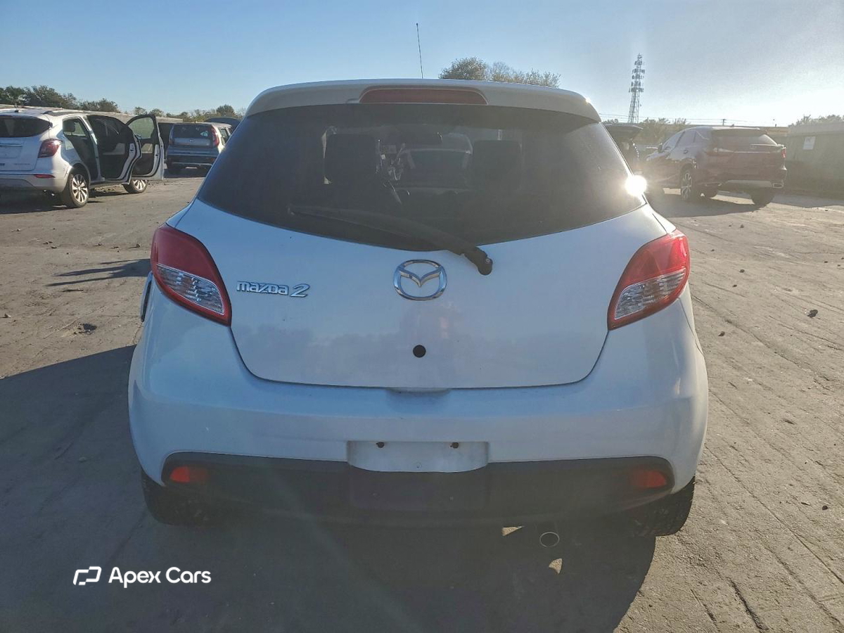 Mazda 2 2011