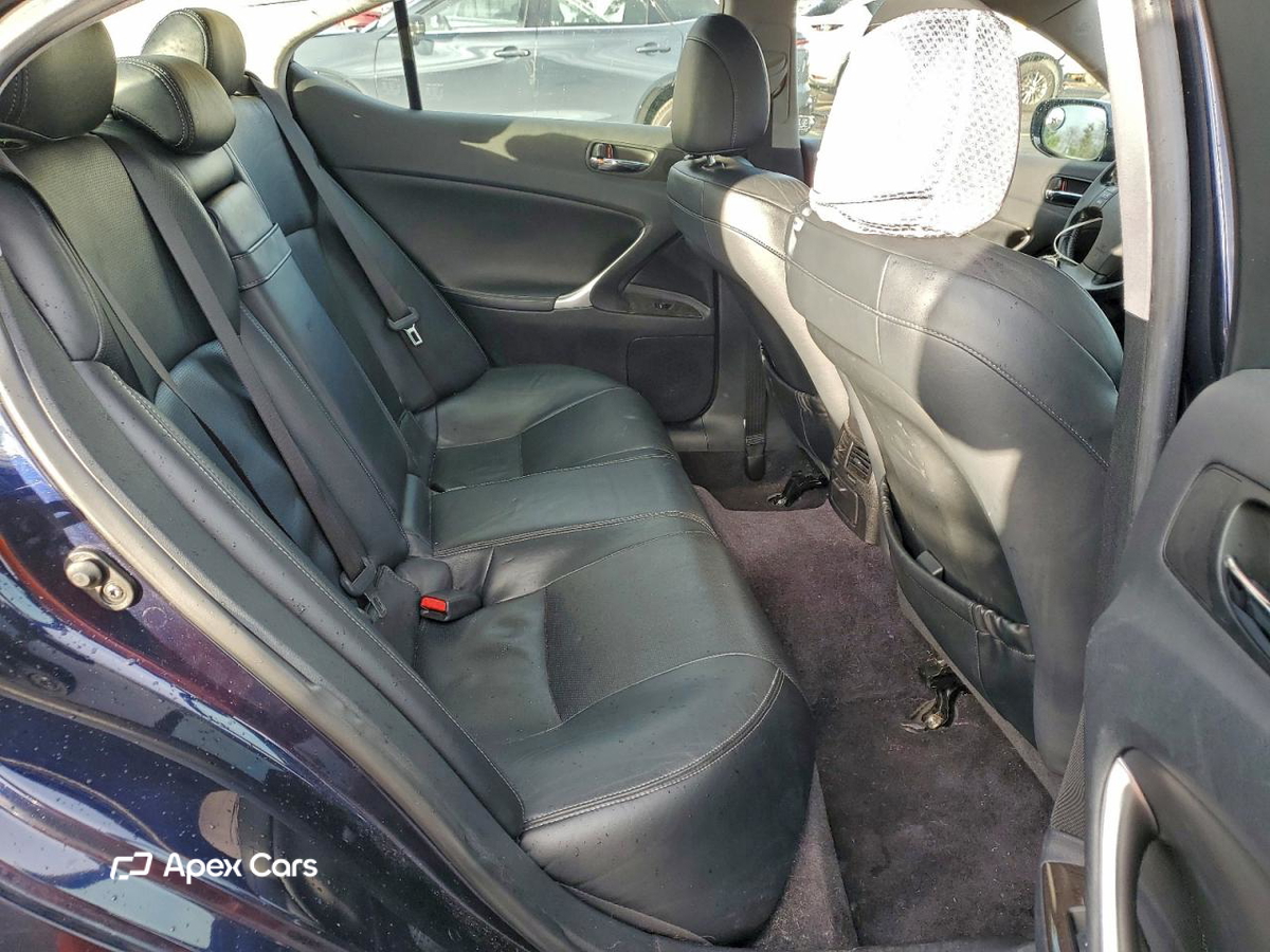 Lexus IS 2010