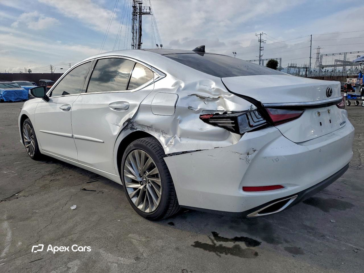 Lexus ES 2019