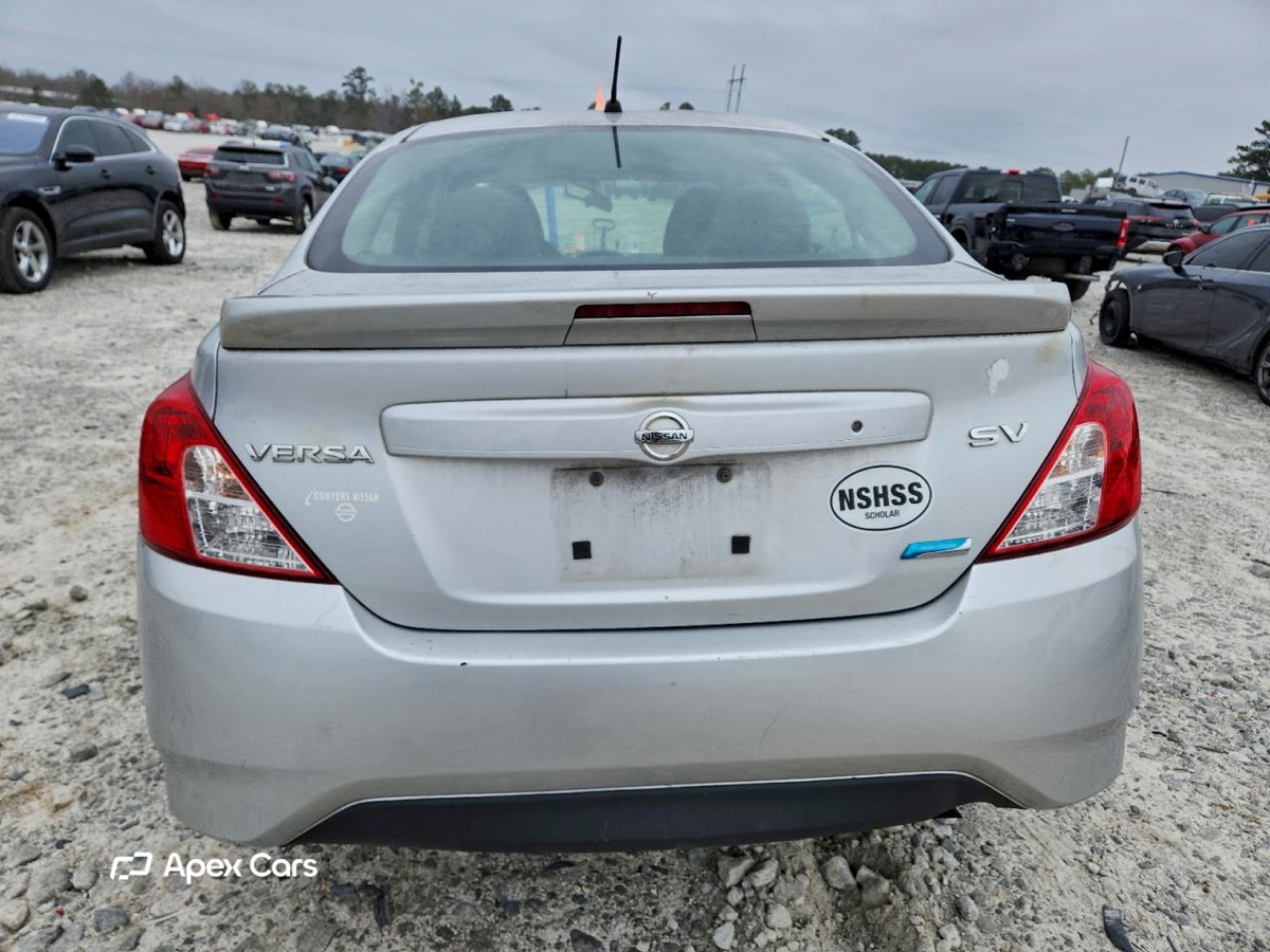 Nissan Versa 2016