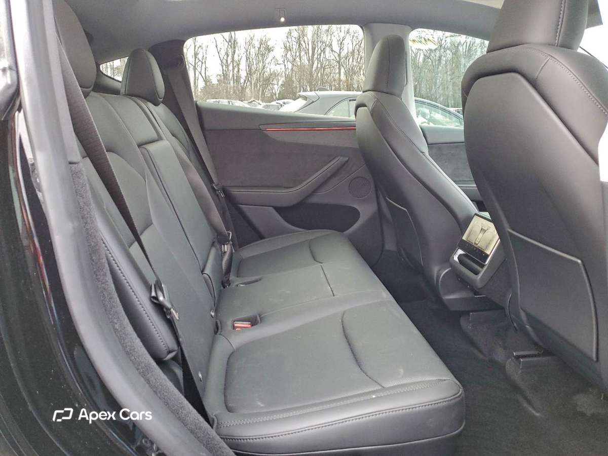 Tesla Model Y 2026