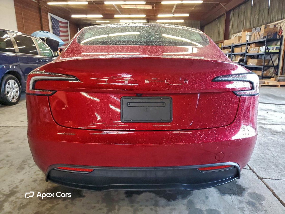 Tesla Model 3 2024