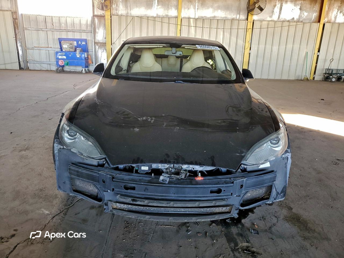 Tesla Model S 2013