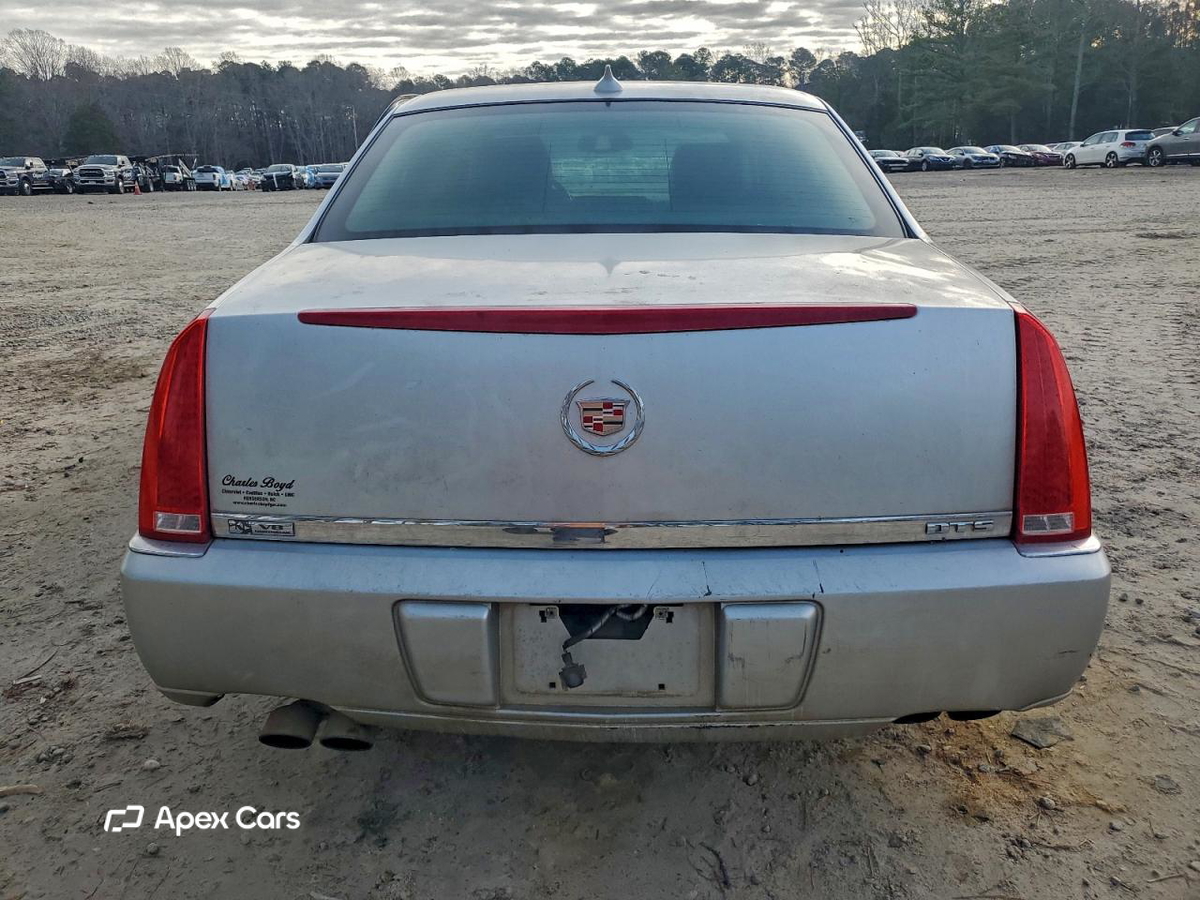 Cadillac DTS 2010