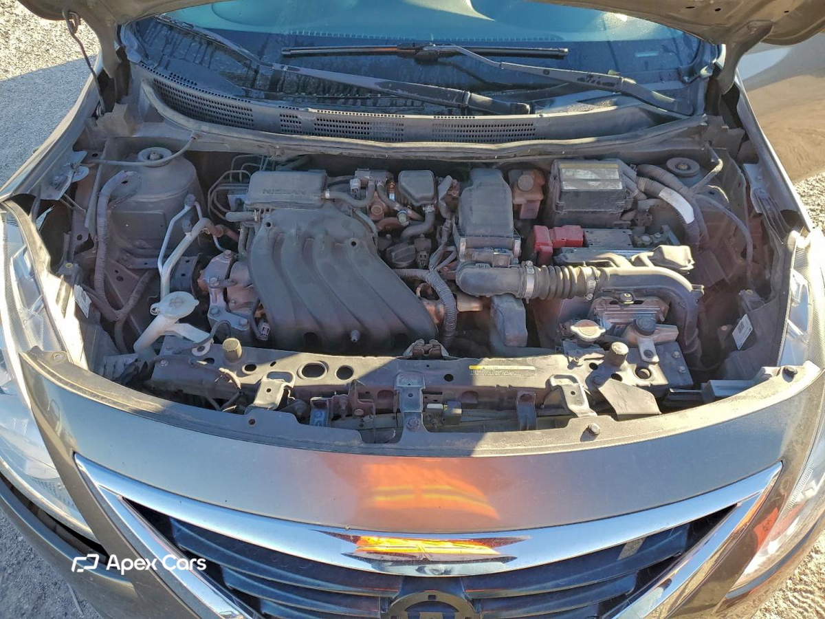Nissan Versa 2015