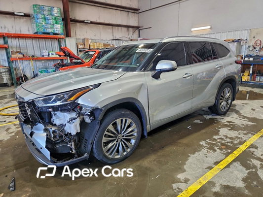 Toyota Highlander 2020 - Image 1 of 15