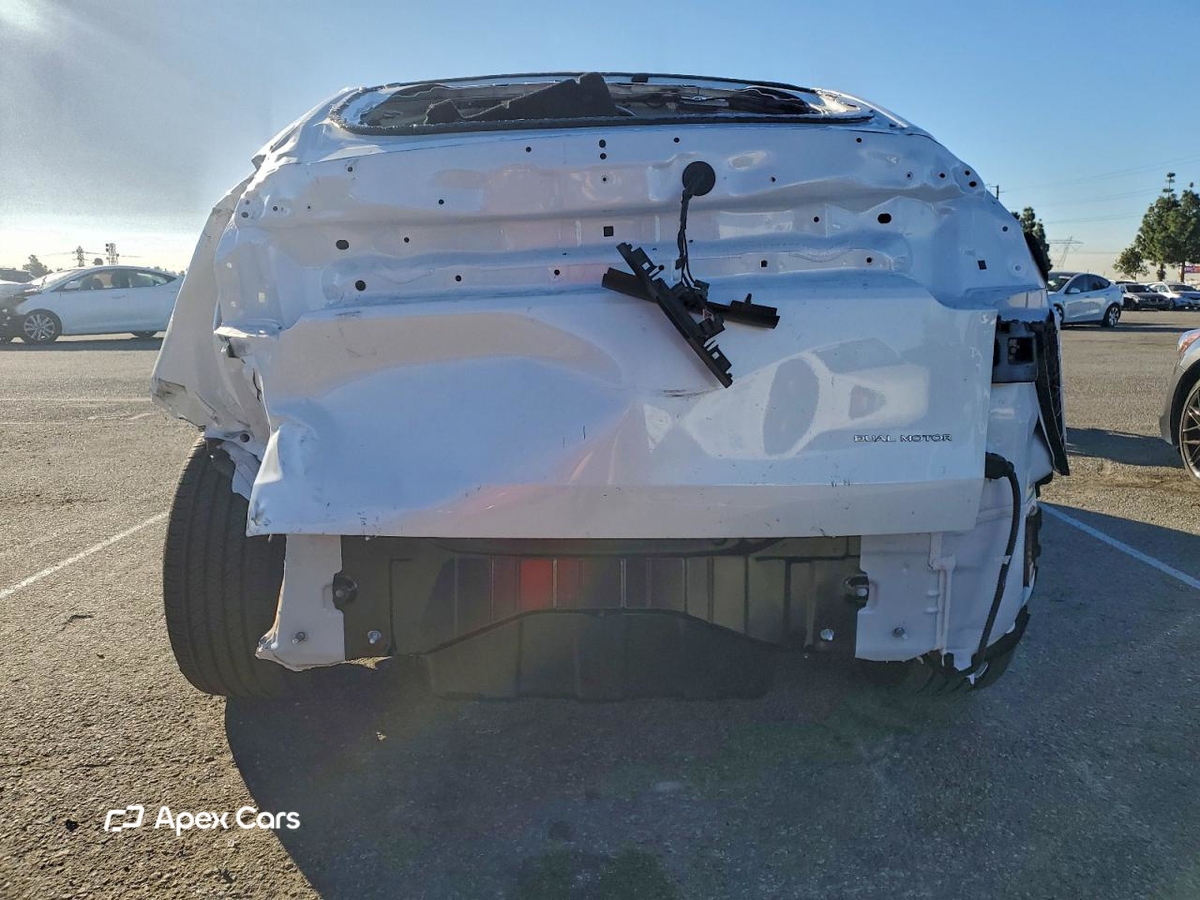 Tesla Model Y 2026