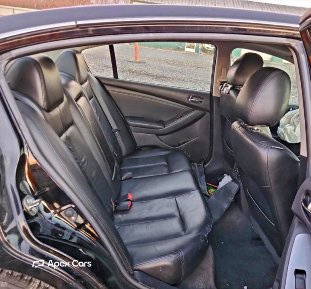 Nissan Altima 2011