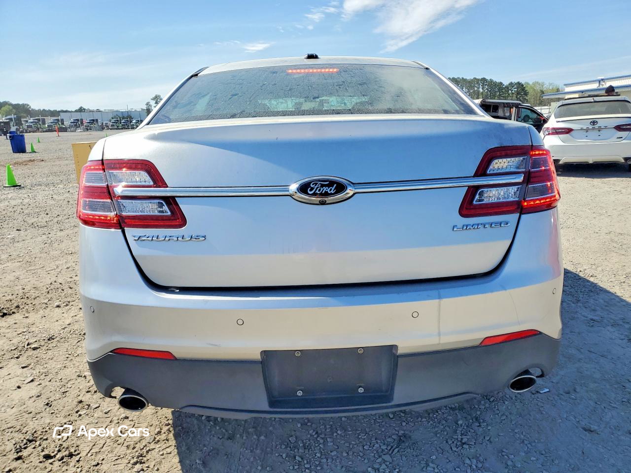 Ford Taurus 2015