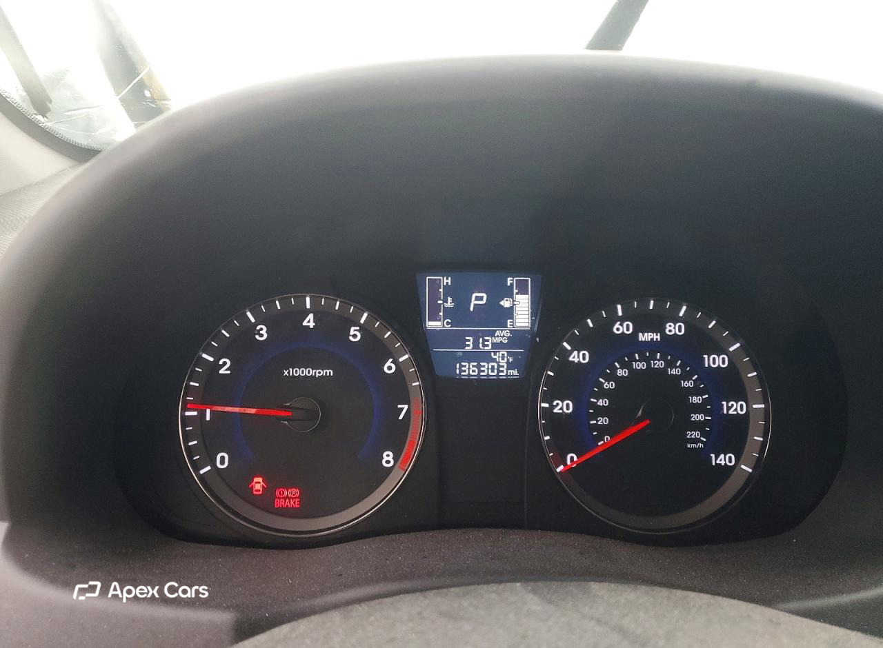 Hyundai Accent 2015