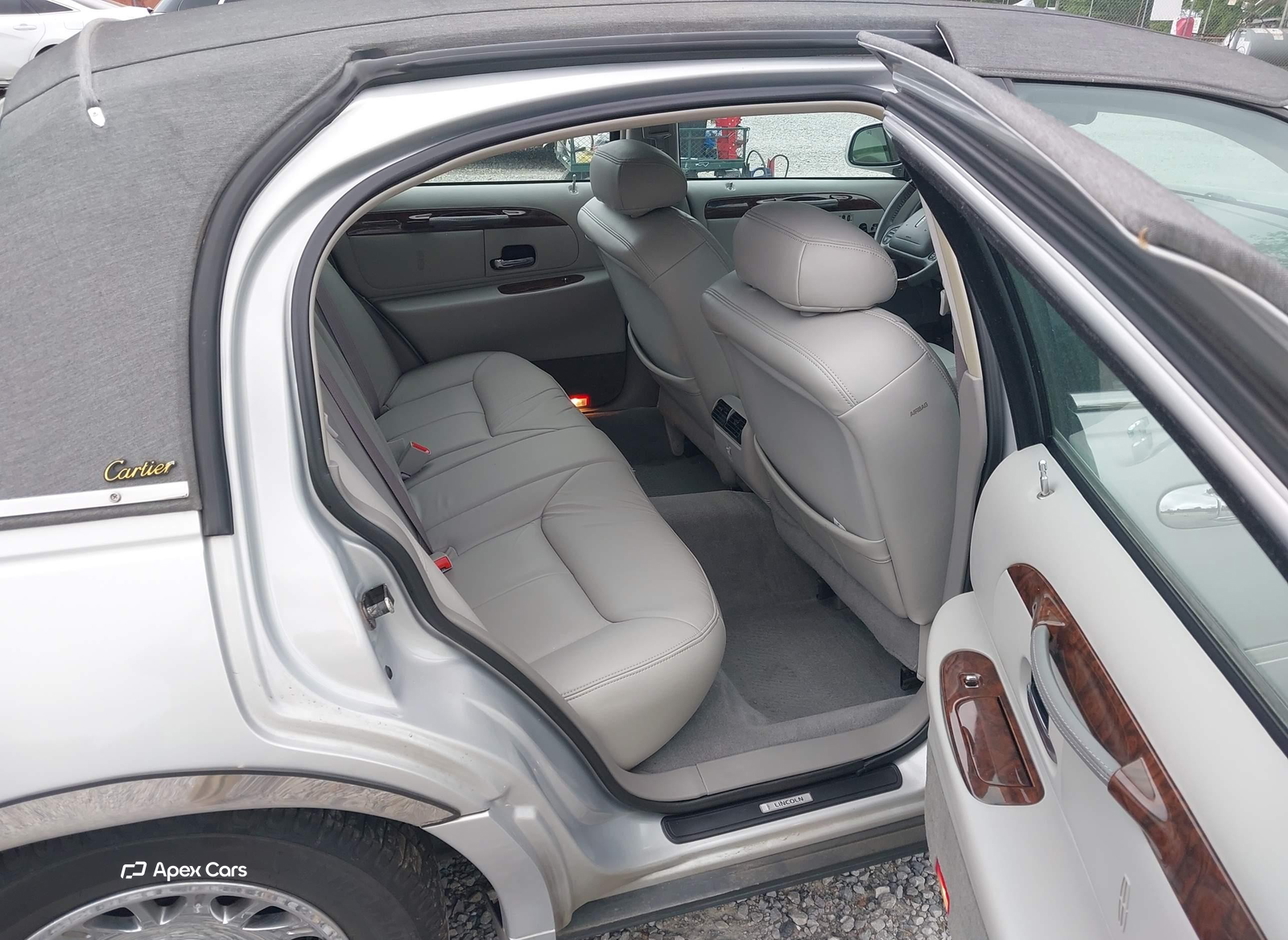 Lincoln Town Car 2001