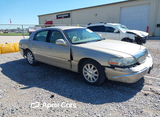 2009 Lincoln Town Car - Image 1 of 5