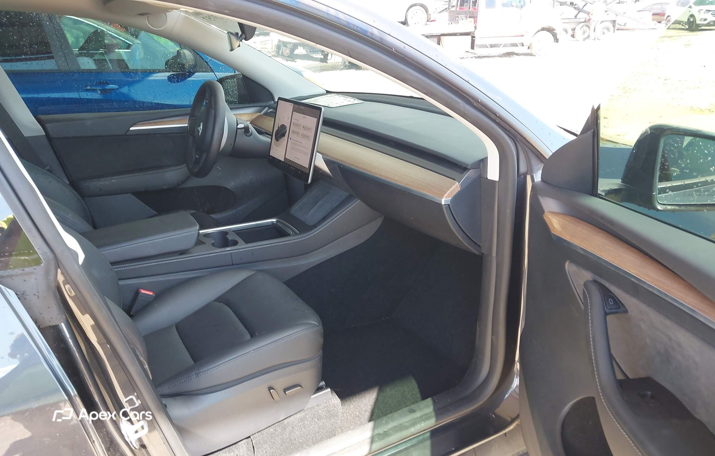 Tesla Model Y 2024