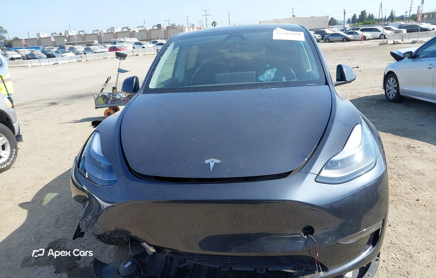 Tesla Model Y 2025