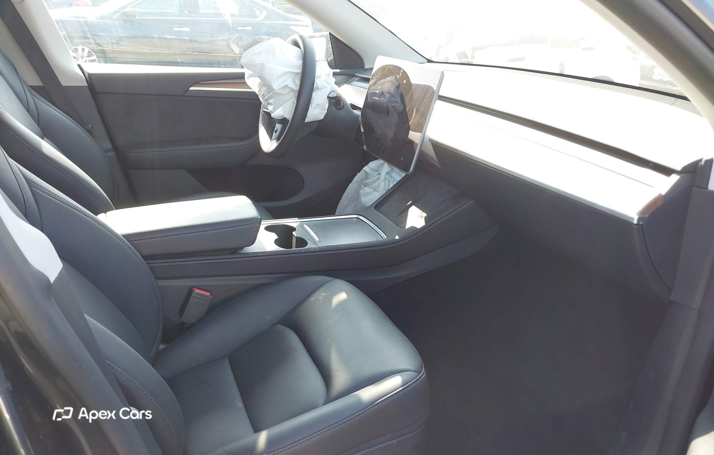 Tesla Model Y 2025