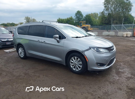 2019 Chrysler Pacifica - Image 1 of 5