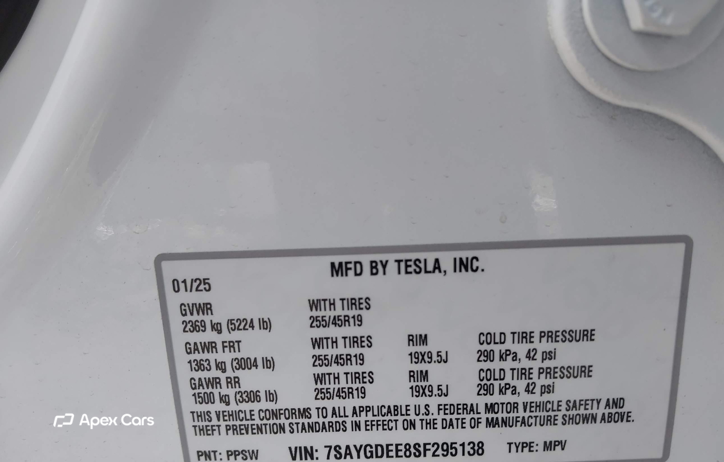 Tesla Model Y 2025