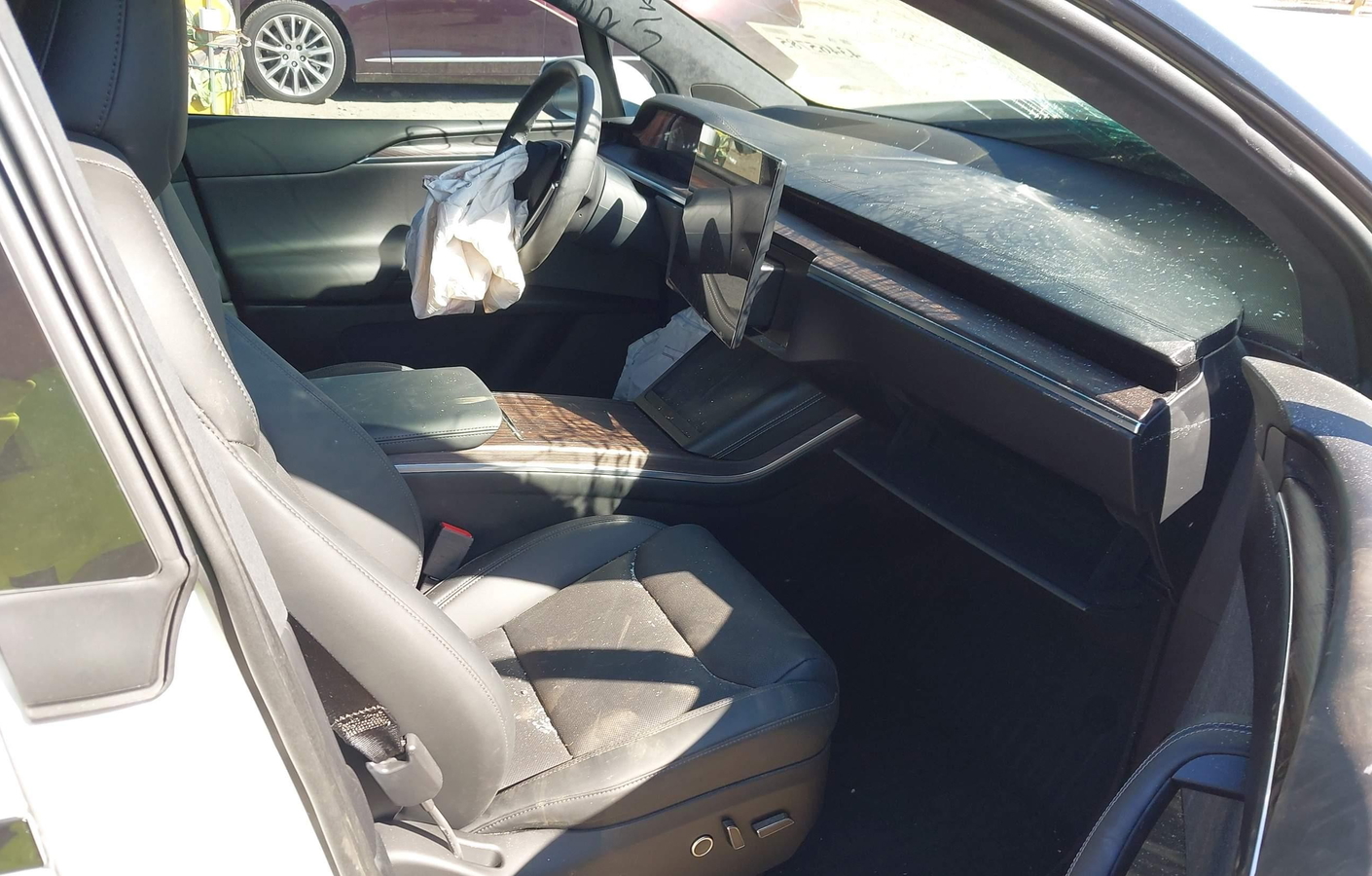 Tesla Model X 2024