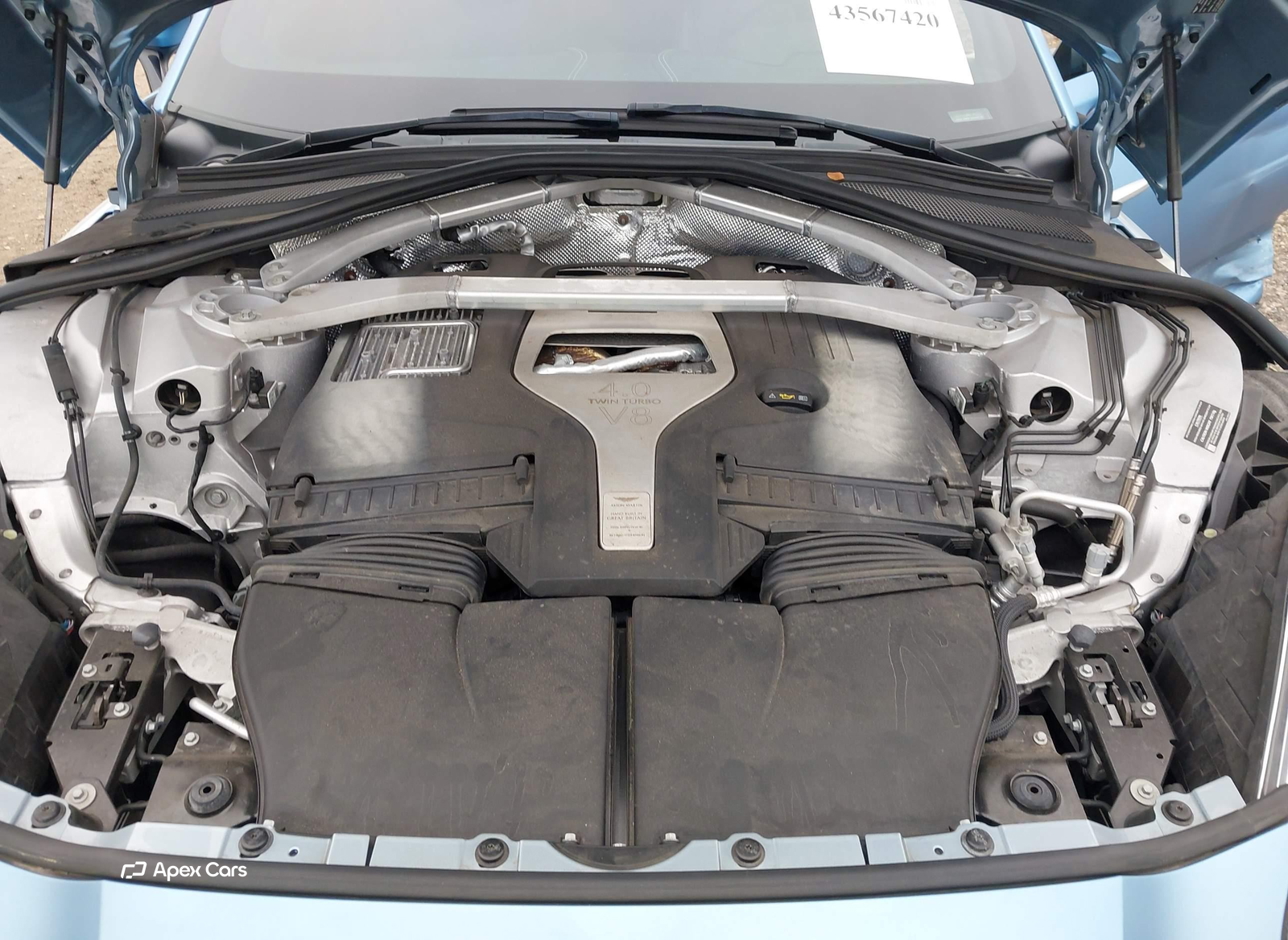 Aston Martin DBX 2021