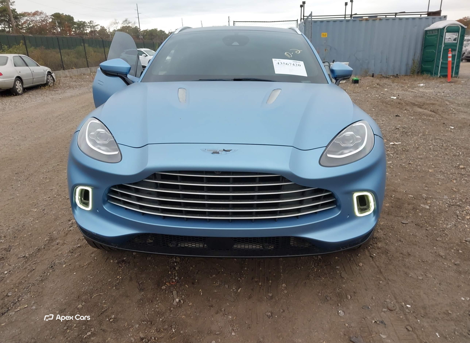 Aston Martin DBX 2021