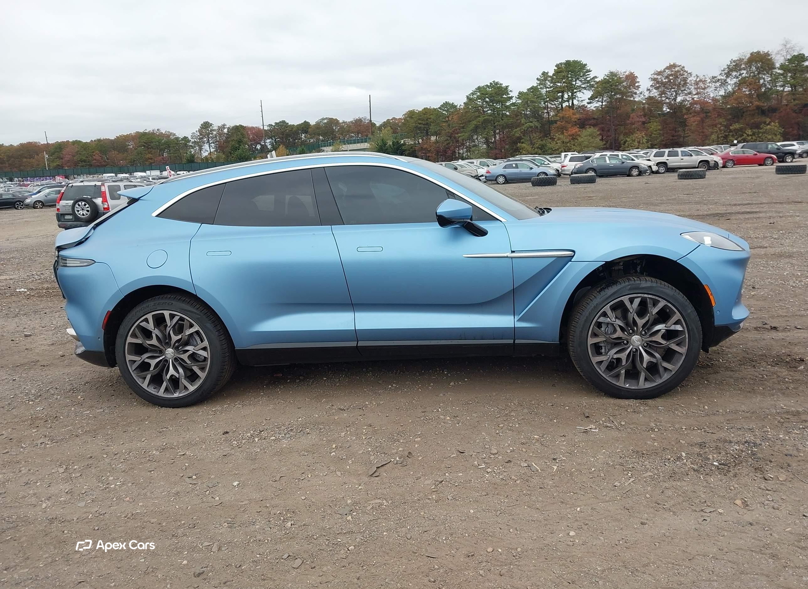 Aston Martin DBX 2021