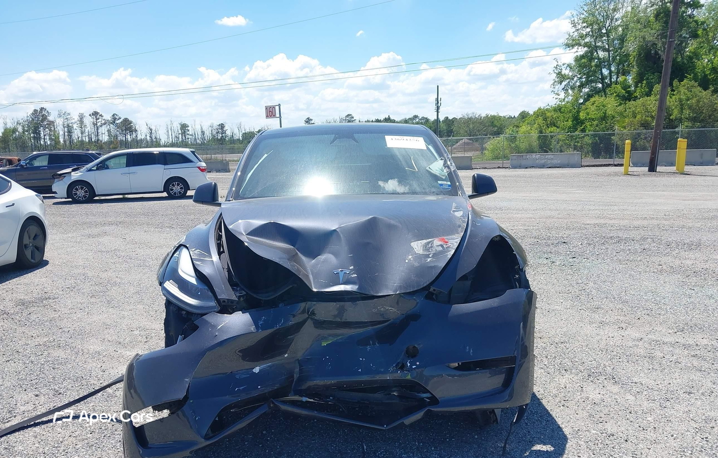 Tesla Model Y 2025